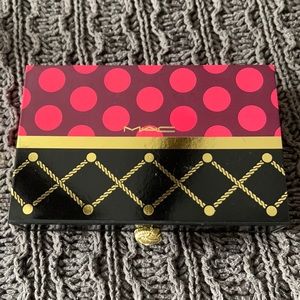 Mac nutcracker sweet gold pigments and glitter kit